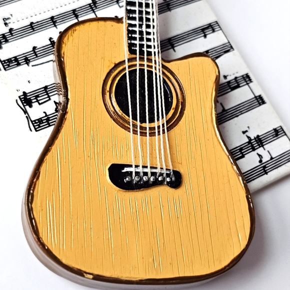 Miniature Guitars, 3D Musical Instruments Ornaments - Picture 6 of 10